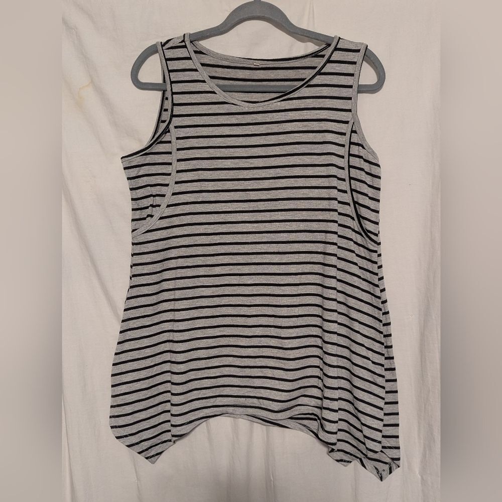 Striped Sleeveless Women's Breastfeeding Top - Black and Gray
